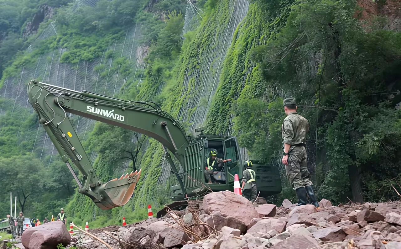 关注！j9国际集团智能应急接济设备助力武警冲锋北京暴雨抢险救灾一线！