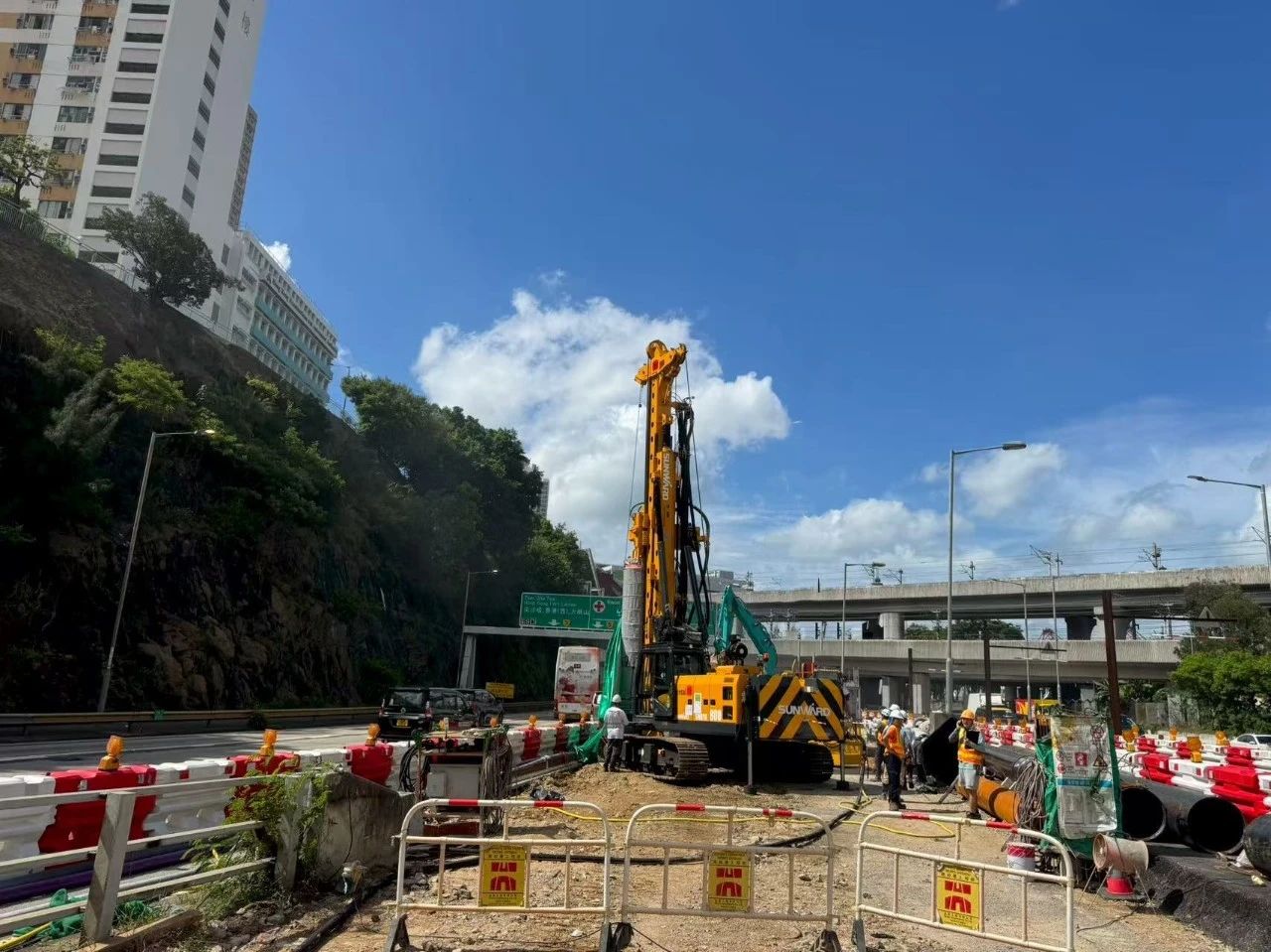硬核首秀！j9国际集团智能SWDTH800大直径潜孔锤钻机进击香港市场