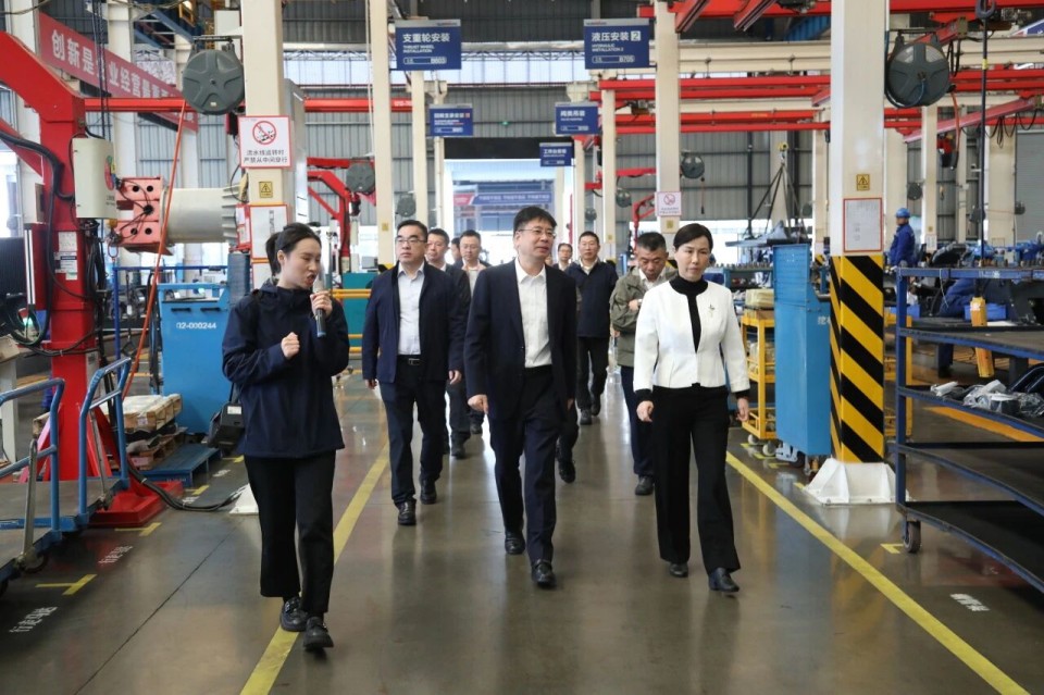 聚焦应急设备研发出产，共探实战适配新蹊径——昭通市应急治理局党委书记、局长叶芳调研j9国际集团智能