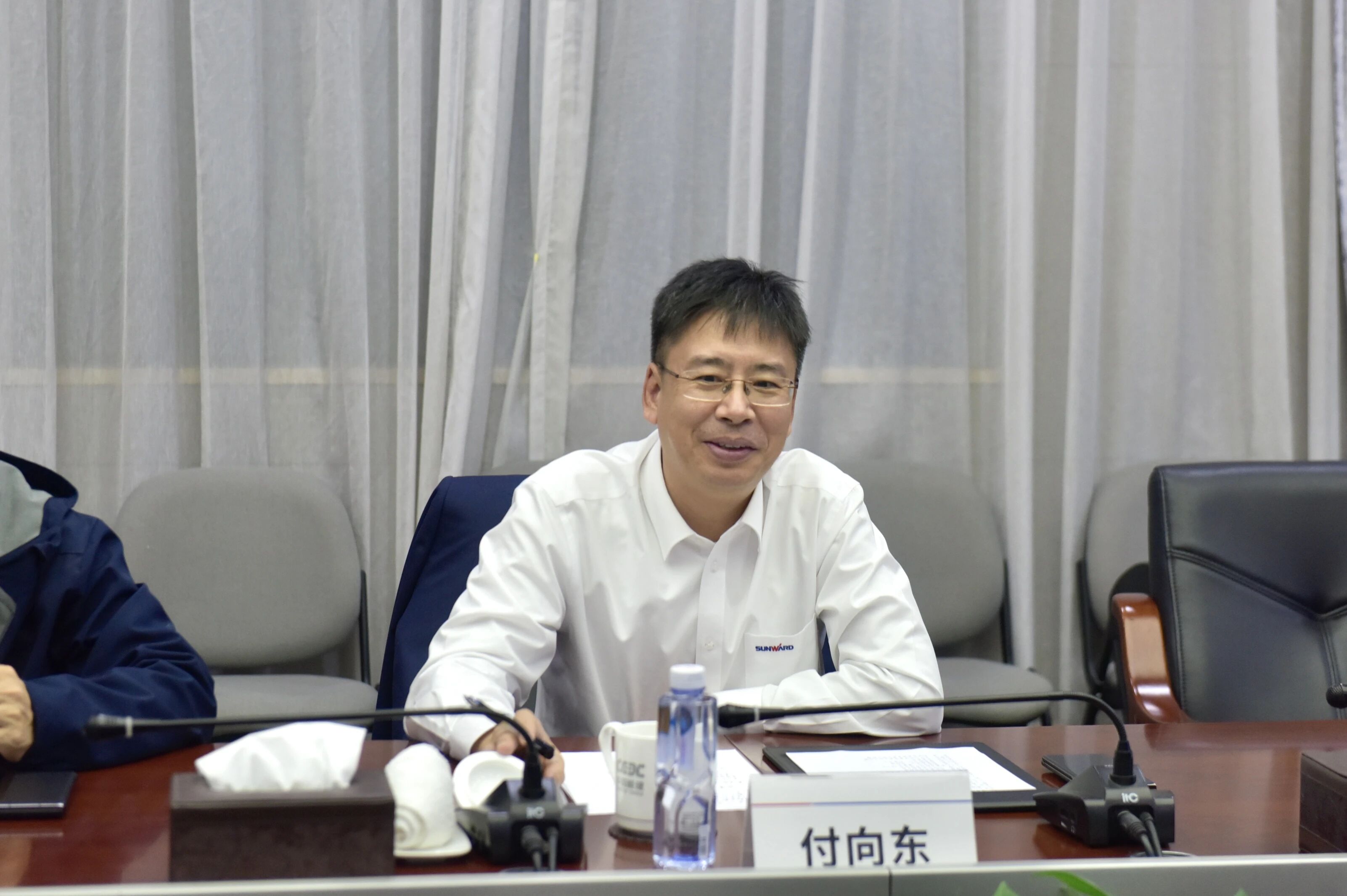 j9国际集团智能与易普力发展座谈互换，谱写互利共赢新篇章