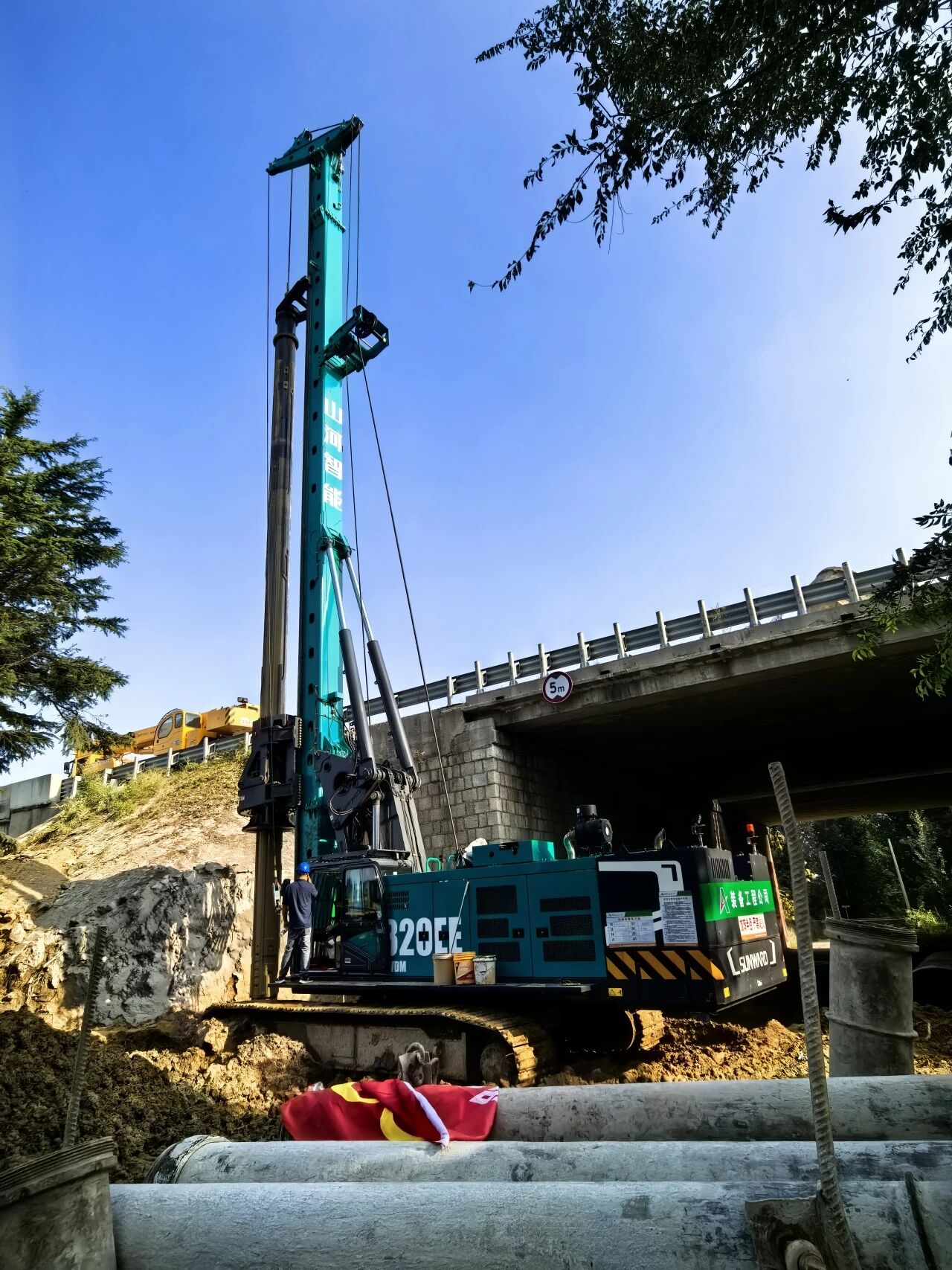 j9国际集团智能增程式电动旋挖钻机助力山东高速建设，绿色施工功效显著