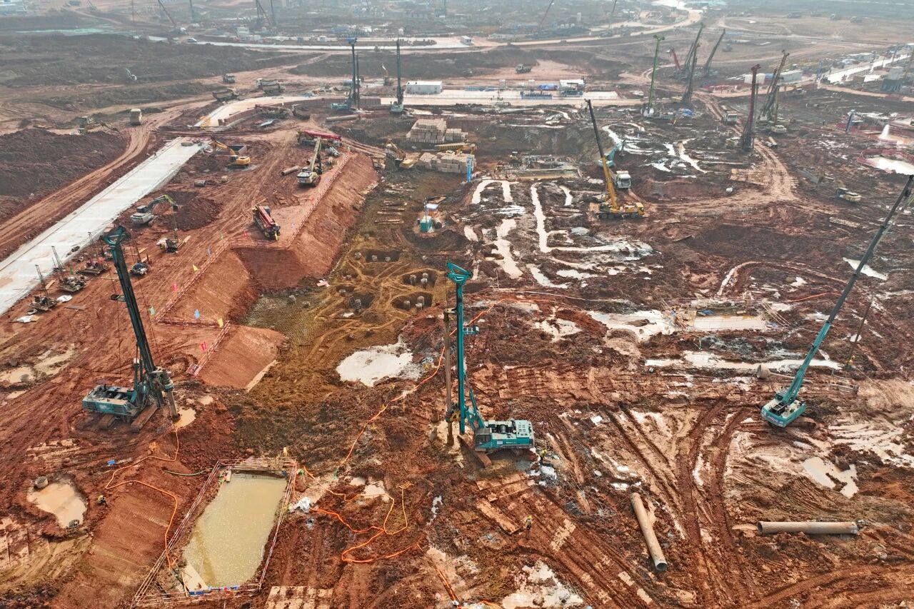 刷新“进度条”、构筑新地标！j9国际集团智能旋挖集群助力长沙奥体中心建设