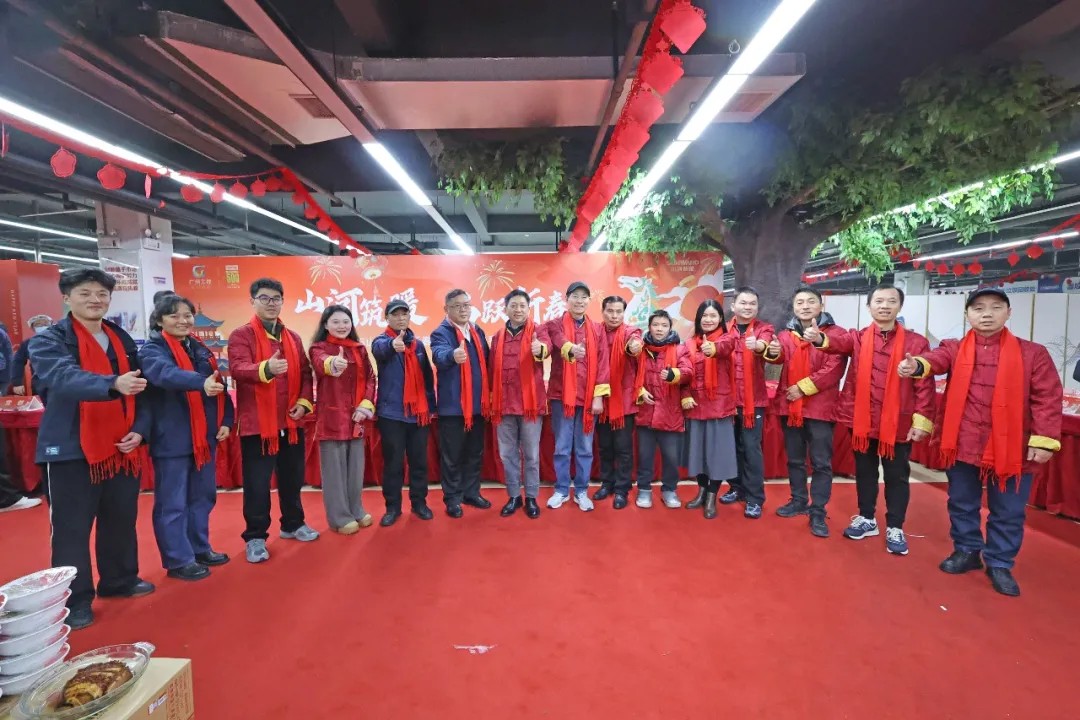 笔墨迎春，祝福暖心！在j9国际集团智能“囤”年味、送温暖、迎新春